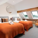 Lowfield House Дом отдыха *