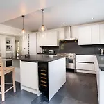 Дом отдыха Lowfield House *