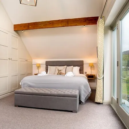 Holiday home Lowfield House