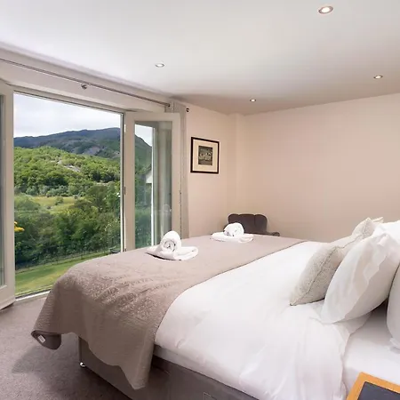 Lowfield House Ferienhaus *