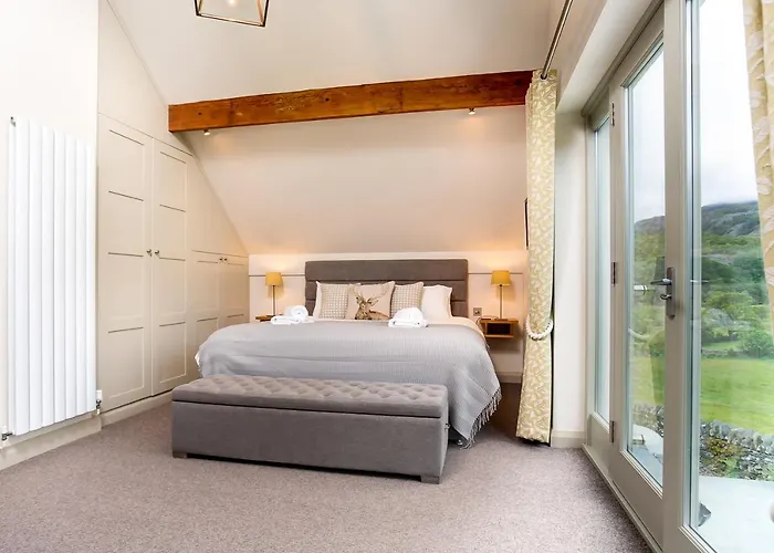 Holiday home Lowfield House